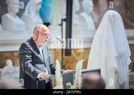 Donaustauf, Deutschland. 15.. Juli 2022. Dr. Dieter Hoffmann spricht bei der Zeremonie zur Installation einer Büste von Max Planck in Valhalla. Quelle: Tobias C. Köhler/dpa/Alamy Live News Stockfoto