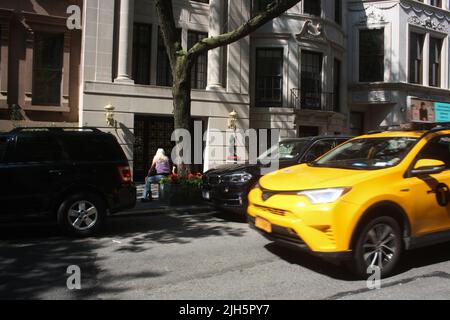 New York, USA. 15.. Juli 2022. Ivana Trumps Haus am Tag nach ihrem Tod. Ivana Trump, die erste Frau des ehemaligen US-Präsidenten Donald Trump, ist im Alter von 73 Jahren gestorben. Quelle: Christina Horsten/dpa/Alamy Live News Stockfoto