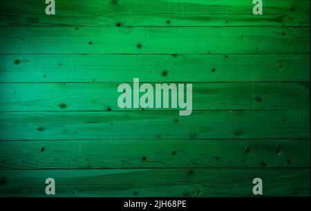 Panorama der neuen grünen Vintage-Holz-Wand Textur und Hintergrund. Dunkelgrüner Holzzaun. Pine Board-Struktur Stockfoto