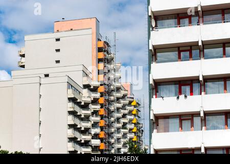 Hochhaus-Wohngebäude, Chorweiler-Satellitenstadt in Köln, Nordrhein-Westfalen, Deutschland Stockfoto