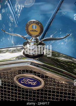 Oldtimer-Treffen, Ford Kühlerhaube, Nahaufnahme, Detail, Spa Garden, Baden-Baden, Baden-Württemberg, Deutschland Stockfoto