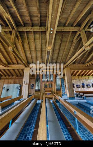 Die Kirche des Heiligen Geistes mit Orgel, Oberjoch, Allgäu, Bayern, Deutschland Stockfoto