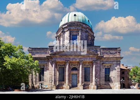 Die katholische Pfarrkirche St. Elisabeth, auch Elisabethkirche genannt, wurde 1903 fertiggestellt, 118 Jahre nach der Grundsteinlegung, 50 Meter Stockfoto