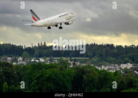 Aircraft Air France, Airbus A318-111, F-GUGI, Zürich Kloten, Schweiz Stockfoto