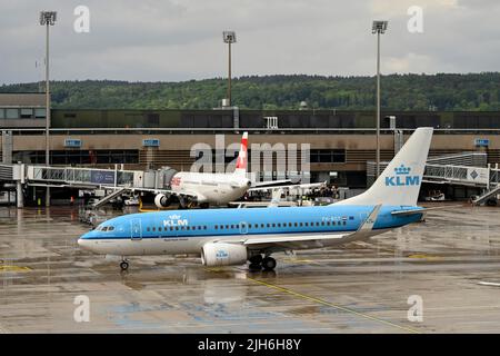 Flugzeug KLM Royal Dutch Airlines, Boeing 737-700, PH-BGT, Zürich Kloten, Schweiz Stockfoto