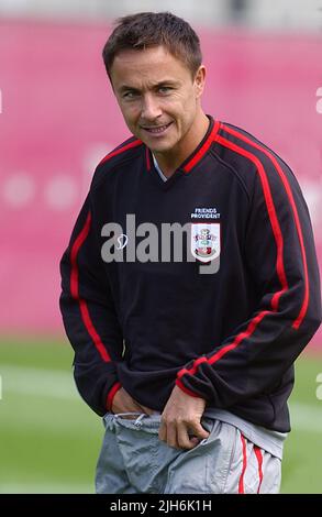 SOUTHAMPTON TRAINING 4-07-05 DENNIS WISE. PIC MIKE WALKER, 2005 Stockfoto