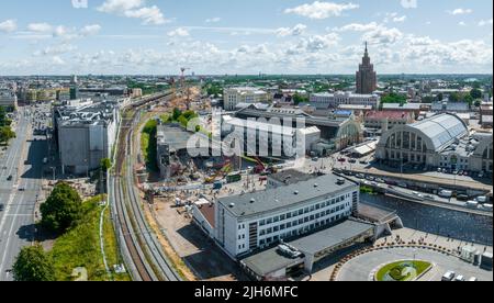 Abriss des Titanic-Gebäudes im Zentrum von Riga Stockfoto