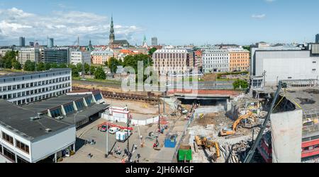 Abriss des Titanic-Gebäudes im Zentrum von Riga Stockfoto