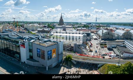 Abriss des Titanic-Gebäudes im Zentrum von Riga Stockfoto