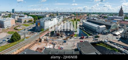 Abriss des Titanic-Gebäudes im Zentrum von Riga Stockfoto