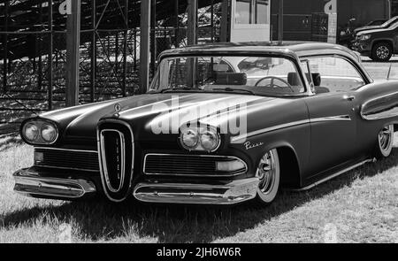 Vintage Ford Edsel Pacer auf der Classic Car Show. Edsel Pacer Cabrio, 1958. Straßenfoto, niemand, selektiver Fokus, Editorial-Juli 1 Stockfoto