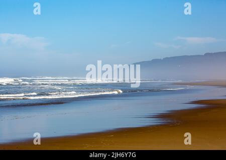 Breakers kommen am Heceta Beach in Florence, Oregon, horizontal Stockfoto