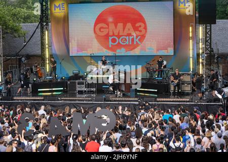 New York, USA. 15.. Juli 2022. Die Pop-Rockband One Republic tritt während des ABC Good Morning America Sommerkonzerts am 15. Juli 2022 im Central Park in New York auf. (Foto von Lev Radin/Sipa USA) Quelle: SIPA USA/Alamy Live News Stockfoto