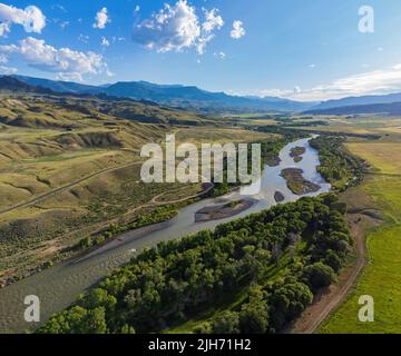 Luftaufnahme der Landschaft über dem ländlichen Gebiet von Cody bei Wyoming Stockfoto