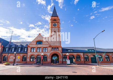 Wyoming, JUL 3 2022 - Sonnenansicht des Cheyenne Depot Museums Stockfoto