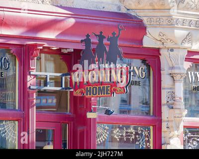 Wyoming, JUL 3 2022 - sonnige Stadtlandschaft der Innenstadt von Cheyenne Stockfoto