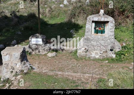 Anacapri - Edicola votiva al bivio per l'Eremo di Santa Maria di Cetrella Stockfoto