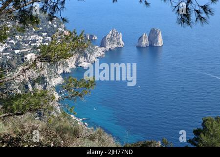 Anacapri - I faraglioni dall'Eremo di Santa Maria a Cetrella Stockfoto