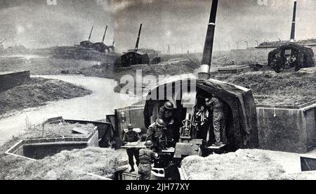 Weltkrieg 2, Luftabwehrvorkehrungen -- WWII - Eine Batterie von 4,5 Luftabwehrkanonen in der Nähe von London. Stockfoto