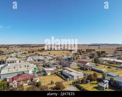 Luftaufnahme in Deepwater, NSW, 2371, Australien, Blick auf die Stadt, Gebäude und Umgebung Stockfoto