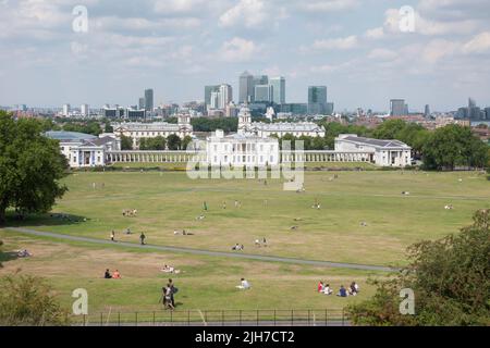 Blick vom Greenwich in Queens House Royal Naval College und Canary Wharf, London, UK Stockfoto