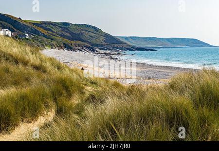 Ein Blick zurück auf Horton Beach und Sand Dunes auf der Gower Peninsula ganz in der Nähe von Port Eynon Beach Stockfoto