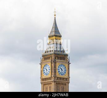 Blick auf den Big Ben Tower in London, Elizabeth Tower London City, Clock Tower Central London, London City View, Big Ben London Waterfront View Stockfoto