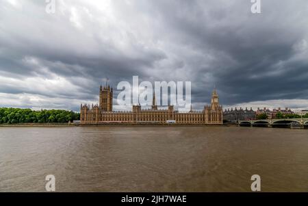 Blick auf den Big Ben Tower in London, Elizabeth Tower London City, Clock Tower Central London, London City View, Big Ben London Waterfront View Stockfoto