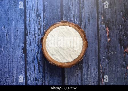 Rohe, ganze getrocknete Grießkörner Stockfoto