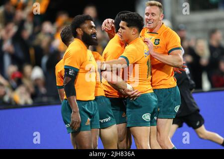 Sydney, Australien. 16.. Juli 2022. 16.. Juli 2022, Sydney Cricket Ground, Sydney Australien: Internationales Rugby-Test-Spiel Australien gegen England 3. Test: Australien feiert Tom Wright's Versuch Credit: Action Plus Sports Images/Alamy Live News Stockfoto