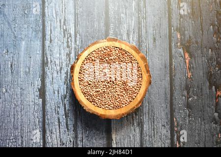 Rohe, ganz braune Masoor-Hülsenfrüchte Stockfoto