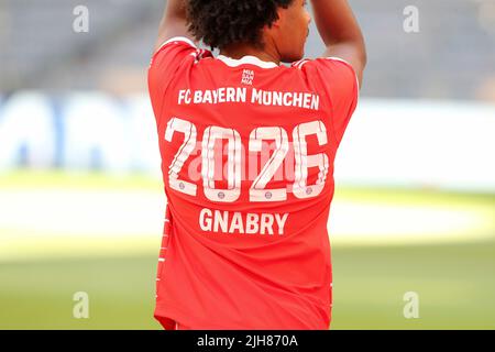 Deutschland. 16.. Juli 2022. firo : Fußball: Fußball: 07/16/2022 1. Bundesliga, Saison 2022/2023 Mannschaftsvorstellung FC Bayern München Serge Gnabry hat seinen Vertrag bis 2026 verlängert, FC Bayern München, Bayern, München, FCB, Quelle: dpa picture Alliance/Alamy Live News Stockfoto