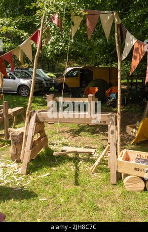 Altmodische Art, Holzwerkzeuge aus vergangenen Zeiten zu drehen Stockfoto