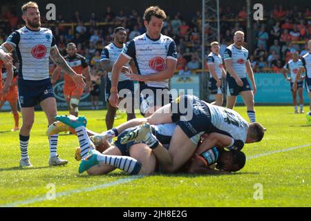 Castleford, Großbritannien. 16.. Juli 2022. Versuchen Sie Castleford während des Super League-Spiels zwischen Castleford und Warrington Wolves am 16. Juli 2022 beim „Mend-A-Hose Jungle“ in Castleford, Großbritannien. Foto von Simon Hall. Nur zur redaktionellen Verwendung, Lizenz für kommerzielle Nutzung erforderlich. Keine Verwendung bei Wetten, Spielen oder Veröffentlichungen einzelner Clubs/Vereine/Spieler. Kredit: UK Sports Pics Ltd/Alamy Live Nachrichten Stockfoto