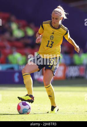 Sheffield, England, 13.. Juli 2022. Amanda Ilestedt aus Schweden beim Spiel der UEFA Women's European Championship 2022 in Bramall Lane, Sheffield. Bildnachweis sollte lauten: Jonathan Moscrop / Sportimage Stockfoto