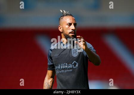 Doncaster, Großbritannien. 16.. Juli 2022. Sorba Thomas #7 of Huddersfield Town in Doncaster, Vereinigtes Königreich am 7/16/2022. (Foto von Ben Early/News Images/Sipa USA) Quelle: SIPA USA/Alamy Live News Stockfoto