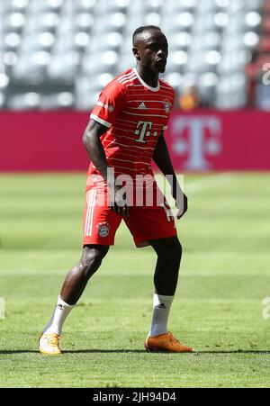 firo : Fußball: Fußball: 07/16/2022 1. Bundesliga, Saison 2022/2023, Mannschaftsvorstellung FC Bayern München Sadio Mane, FC Bayern München, Bayern, München, FCB, Ganze Figur, Stockfoto