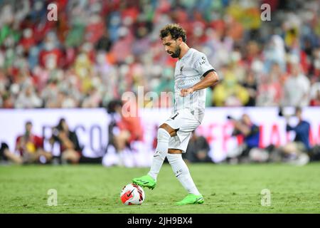 Bangkok, Thailand. 12.. Juli 2022. Mohamed Salah von Liverpool beim Vorsaison-Spiel zwischen Manchester United und Liverpool im Rajamangala-Stadion in Aktion (Endstand; Manchester United 4:0 Liverpool). (Foto von Amphol Thongmueangluang/SOPA Images/Sipa USA) Quelle: SIPA USA/Alamy Live News Stockfoto