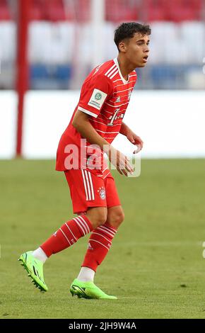 firo : Fußball: Fußball: 16.07.2022 1. Bundesliga, Saison 2022/2023, Mannschaftsvorstellung FC Bayern München David Jonathans, FC Bayern München, Bayern, München, FCB, U19, ganze Figur, Stockfoto