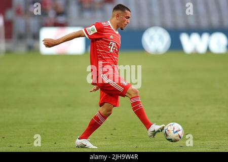 firo : Fußball: Fußball: 07/16/2022 1. Bundesliga, Saison 2022/2023 Mannschaftsvorstellung FC Bayern München Arijon Ibrahimovic, FC Bayern München, Bayern, München, FCB, U19, Einzelaktion, Stockfoto