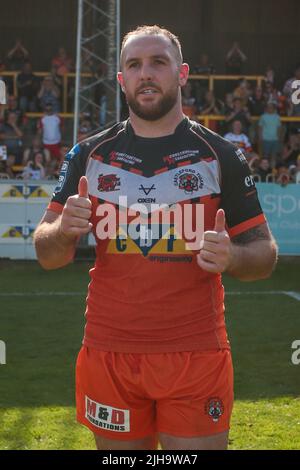 Castleford, Großbritannien. 16.. Juli 2022. Daniel Smith von Castleford Tigers während des Super-League-Spiels zwischen Castleford und Warrington Wolves am 16. Juli 2022 beim „Mend-A-Hose Jungle“ in Castleford, Großbritannien. Foto von Simon Hall. Nur zur redaktionellen Verwendung, Lizenz für kommerzielle Nutzung erforderlich. Keine Verwendung bei Wetten, Spielen oder Veröffentlichungen einzelner Clubs/Vereine/Spieler. Kredit: UK Sports Pics Ltd/Alamy Live Nachrichten Stockfoto