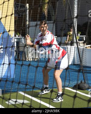 Los Angeles, USA. 16.. Juli 2022. Bei der 2022 MLB All-Star Celebrity Softball Game Media Availability am Samstag, 16. Juli 2022, auf dem 76 Station - Dodger Stadium Parkplatz in Los Angeles, CA. (Foto: Sthanlee B. Mirador/Sipa USA) Quelle: SIPA USA/Alamy Live News Stockfoto