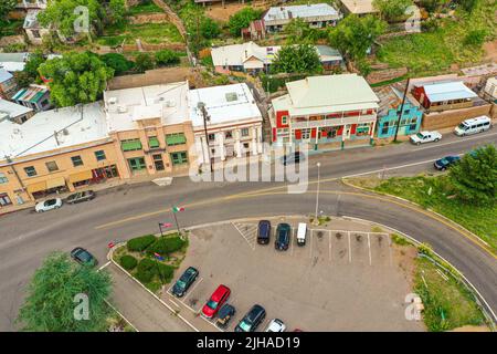 Bisbee, Luftaufnahme der Stadt Bisbee in Arizona, USA. Old West Town, gelegen im Cochise County im US-Bundesstaat Arizona und südöstlich von Tucson, ist die alte Bergbaustadt Tombstone. © (Foto von Luis Gutierrez/Norte Photo) Bisbee, vista aerea de ciudad Bisbee en Arizona Estados Unidos. pueblo del viejo oeste, se ubica en el condado de Cochise en el estado estadounidense de Arizona y al sureste de Tucson, está el Antiguo Pueblo minero de Tombstone. © (Foto von Luis Gutierrez/Norte Photo) Stockfoto