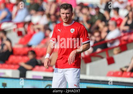 Barnsley, Großbritannien. 16.. Juli 2022. Nicky Cadden von Barnsley während des Spiels in Barnsley, Vereinigtes Königreich am 7/16/2022. (Foto von Gareth Evans/News Images/Sipa USA) Quelle: SIPA USA/Alamy Live News Stockfoto