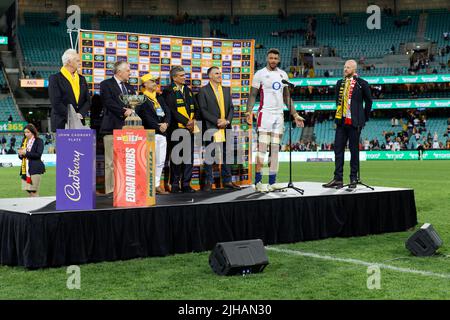 SYDNEY, AUSTRALIEN - 16. JULI: Courtney Lawes dankt den Zuschauern nach Spiel drei der Internationalen Test Match-Serie zwischen den australischen Wallabies und England beim SCG am 16. Juli 2022 in Sydney, Australien Credit: IOIO IMAGES/Alamy Live News Stockfoto