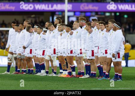 SYDNEY, AUSTRALIEN - 16. JULI: England bereitet sich darauf vor, vor dem dritten Spiel der Internationalen Testspielreihe zwischen den australischen Wallabies und England am 16. Juli 2022 im SCG in Sydney, Australien, ihre Nationalhymne zu singen.Quelle: IOIO IMAGES/Alamy Live News Stockfoto