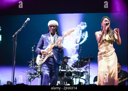 16. Juli 2022, Doncaster, South Yorkshire, USA: Nile Rodgers & Chic Performing at Doncaster Racecourse, UK , 16.07.2022 (Bildnachweis: © Robin Burns/ZUMA Press Wire) Stockfoto