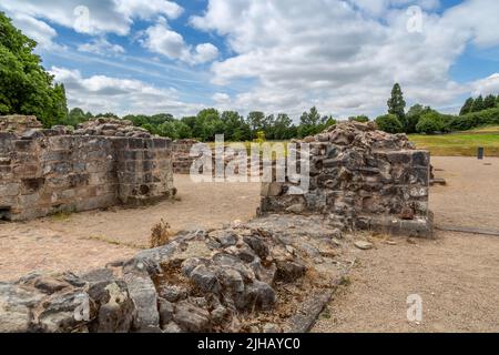 Ruinen der Bordesley Abbey aus dem 12. Jahrhundert in Redditch, Worcestershire, England. Stockfoto