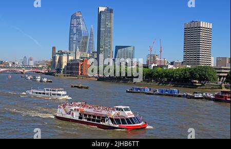 Die Themse von der Waterloo Bridge, im Zentrum von London, England, Großbritannien, WC2R 2PP Stockfoto