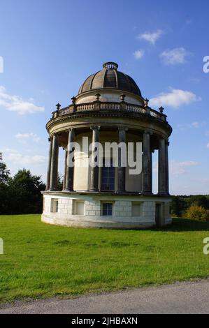 Highclere, Newbury, Berkshire (UK): Highclere Castle, Blick auf den Tempel von Diana Stockfoto